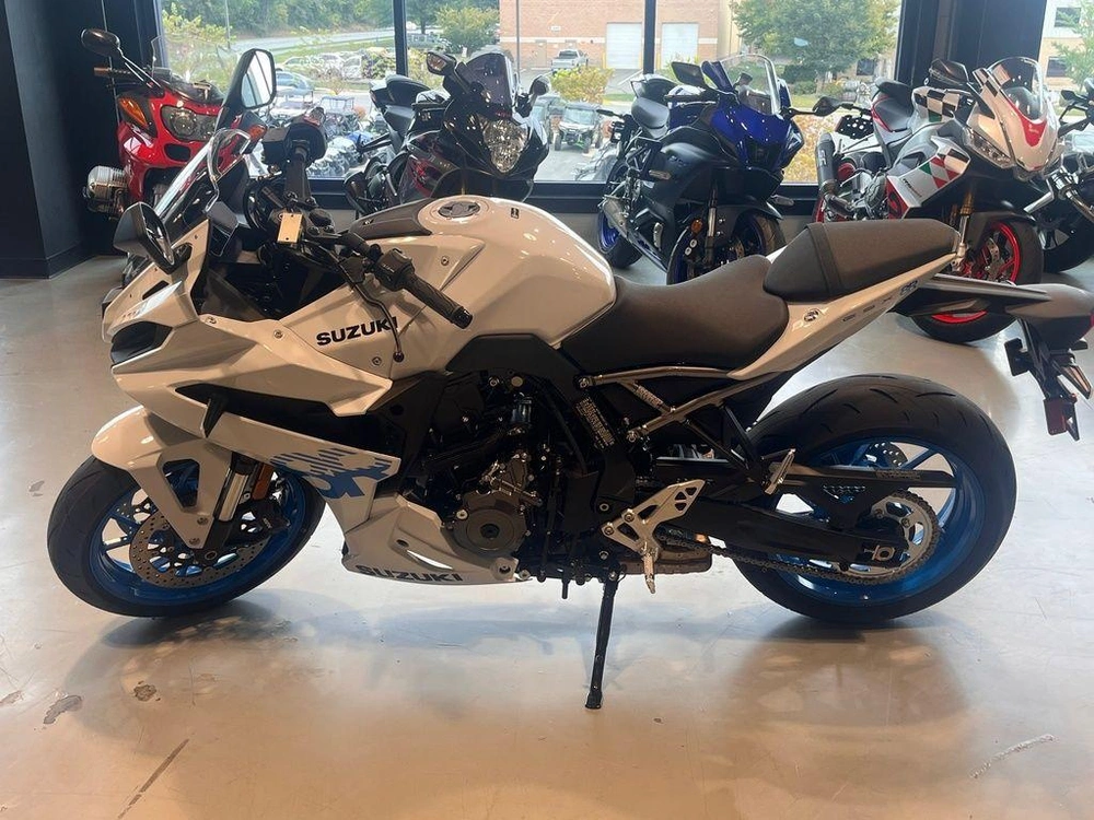 2026 Suzuki Gsx-8r alt
