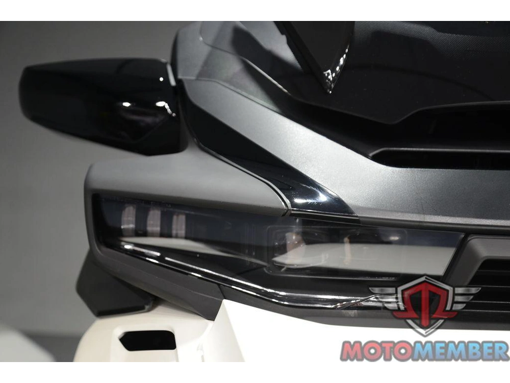 2025 Can-am Spyder Rt Sea-to-sky alt