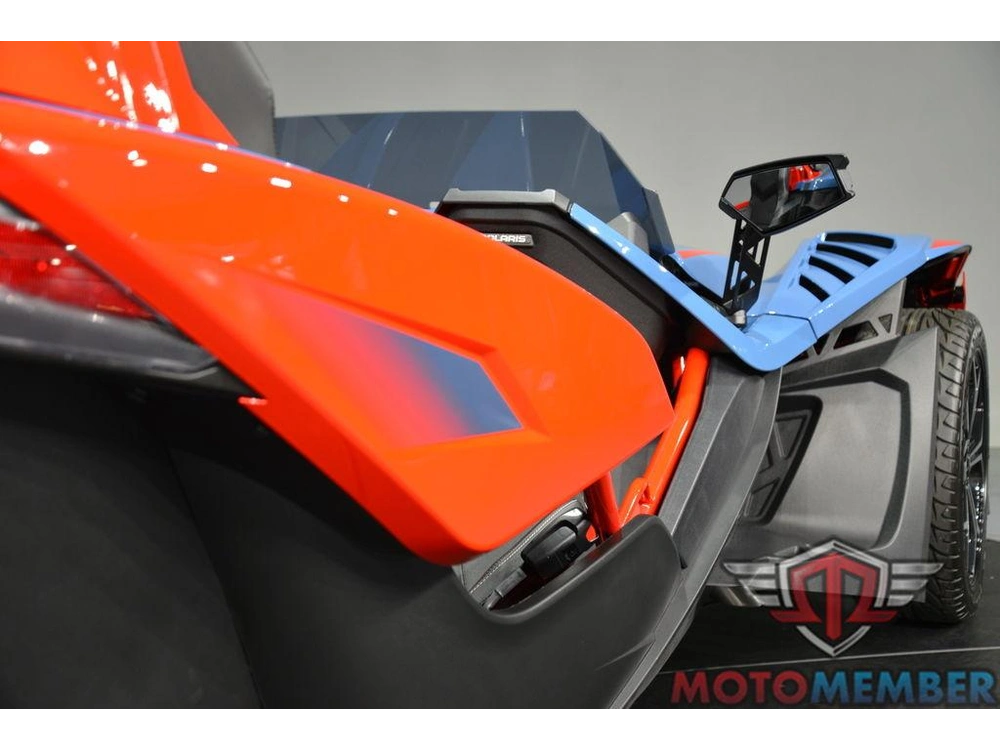 2025 Slingshot Slingshot® R Autodrive Royal Red Crystal alt