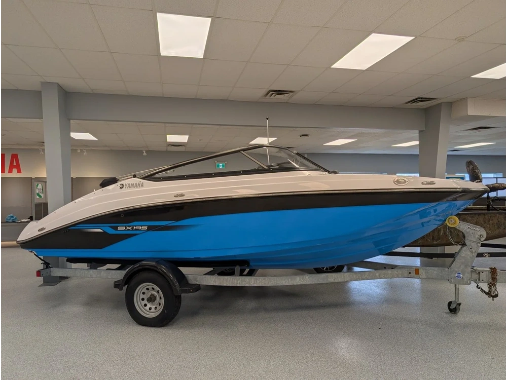 2021 Yamaha Sx195 Only 89 Hours! 250 Horsepower! 50 Mph + Super Clean! ! $56995 Plus Hst & Licensing. Finance For $124 Weekly With No Downpayment! Trades Welcome. alt