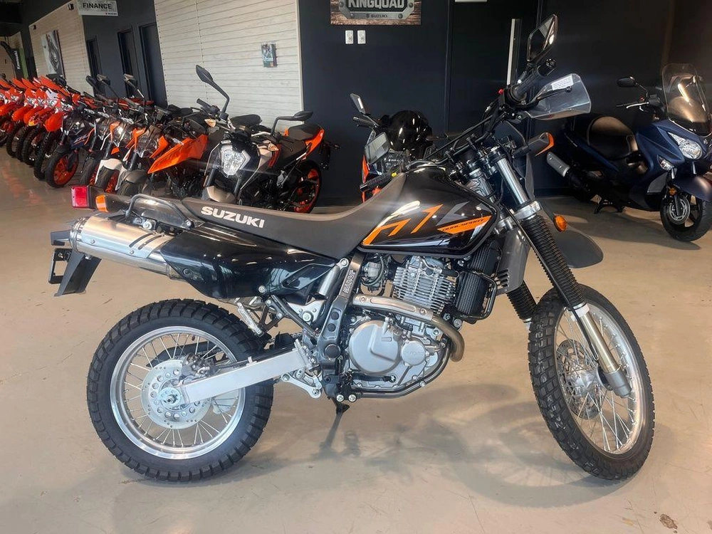 2026 Suzuki Dr650s alt