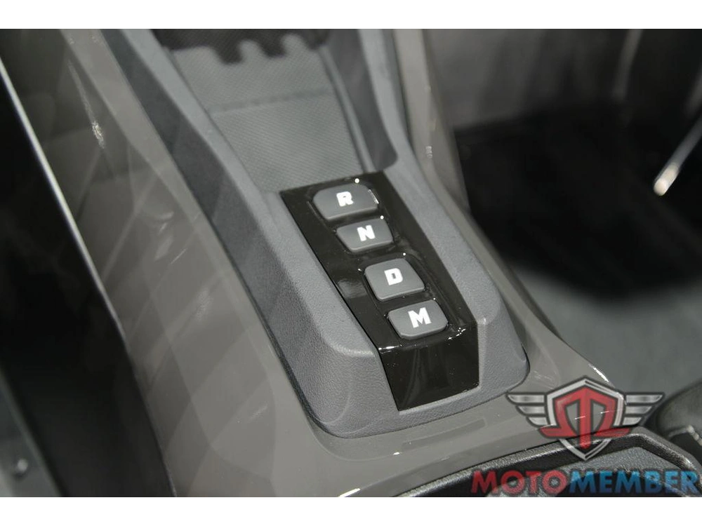 2025 Slingshot Slingshot® R Autodrive Nightfall alt