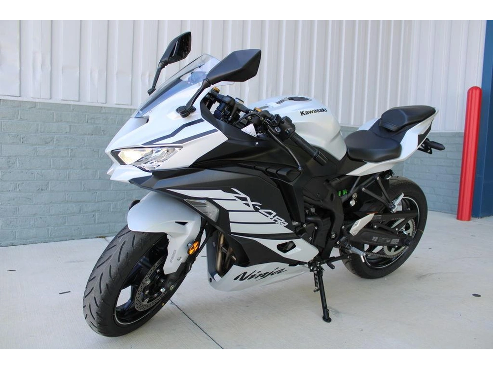 2025 Kawasaki Ninja® Zx™-4rr Abs alt