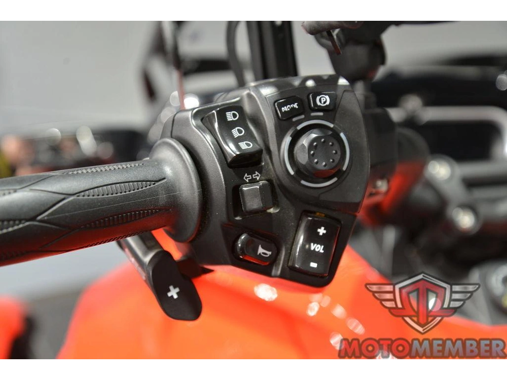 2022 Can-am Spyder F3 Limited Chrome Wheels alt