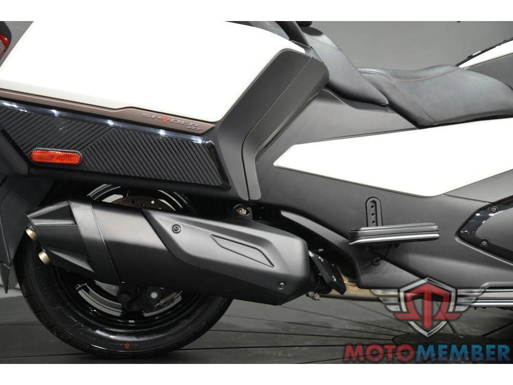 2025 Can-am Spyder Rt Sea-to-sky alt