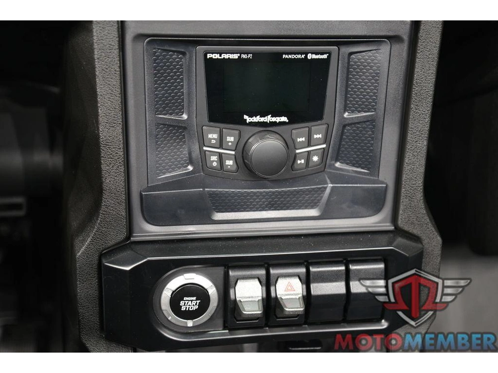 2024 Slingshot Slingshot® S W/ Technology Package I Jet Black alt