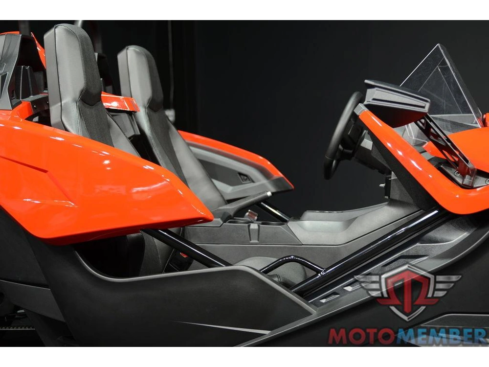 2025 Slingshot Slingshot® S Autodrive Slingshot Red alt