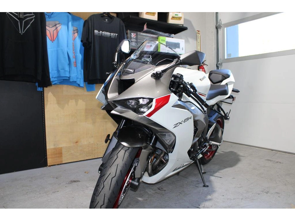 2025 Kawasaki Ninja® Zx™-6r alt