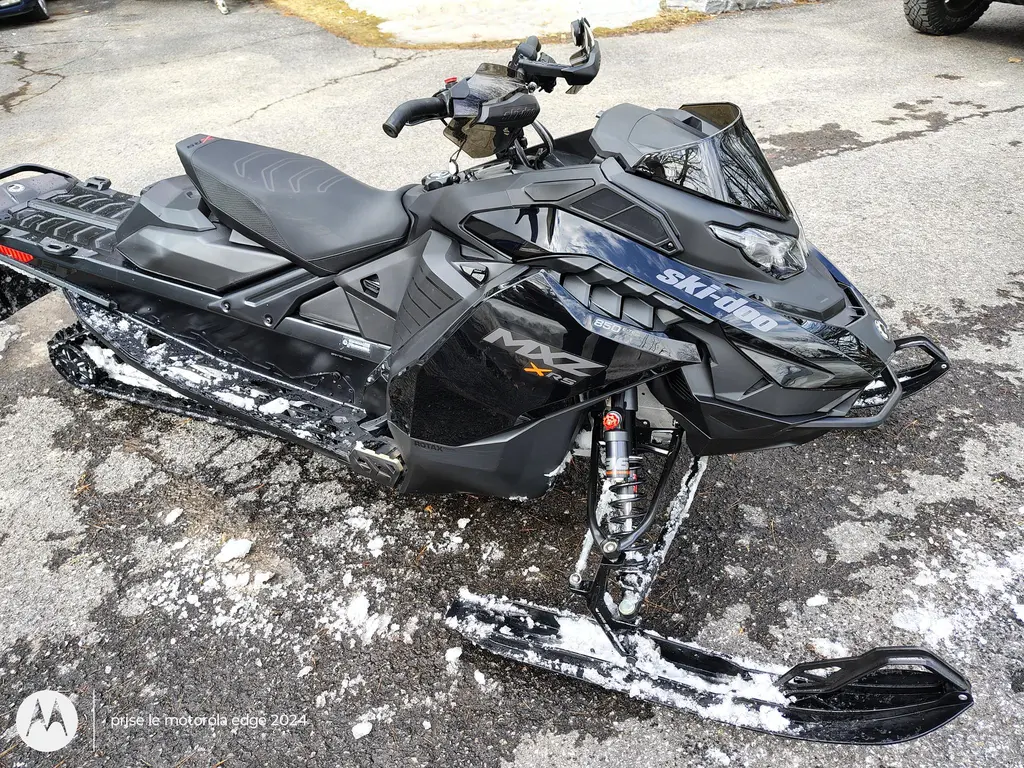 2026 Ski-Doo mxz xrs 850 / 137