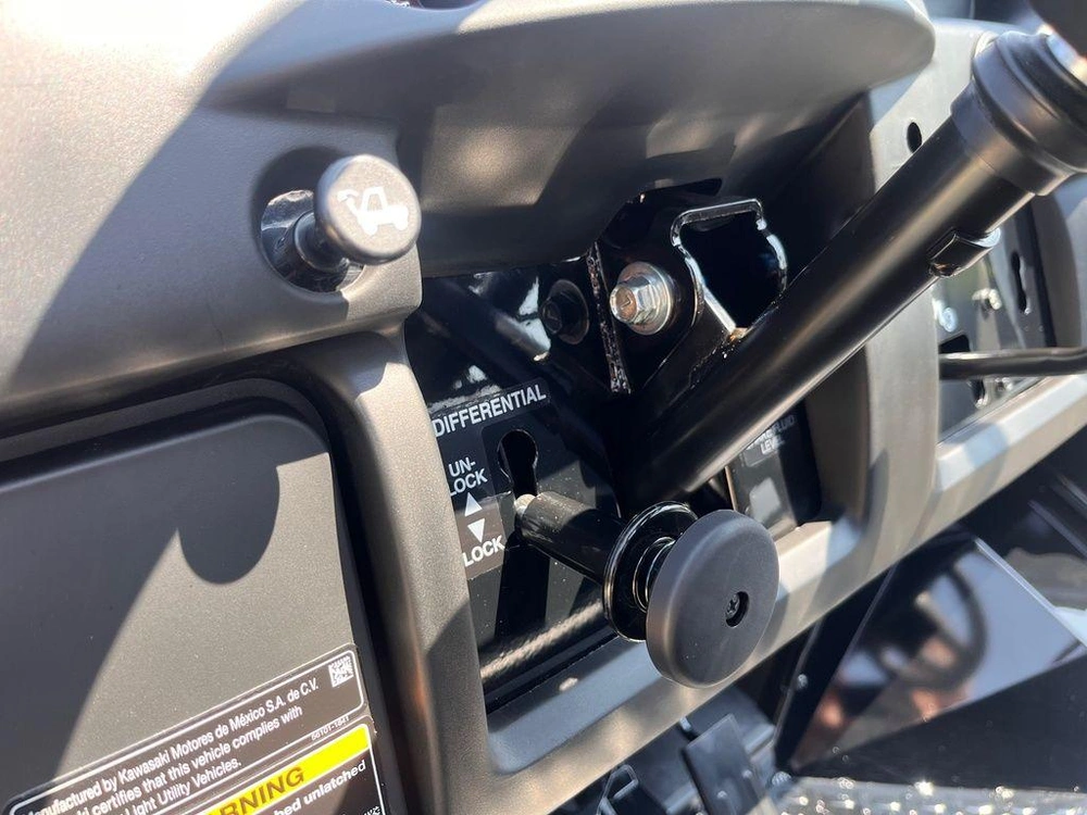 2026 Kawasaki Mule™ 4000 alt