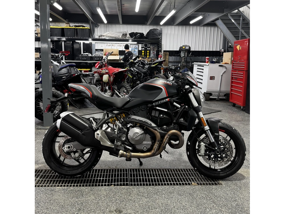2019 Ducati Monster 821 Stealth alt