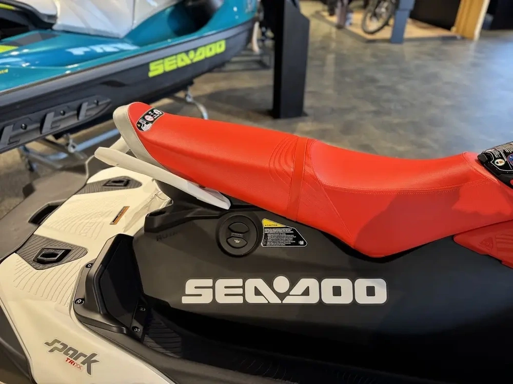 Sea-doo Spark Trixx 3up 2026 alt