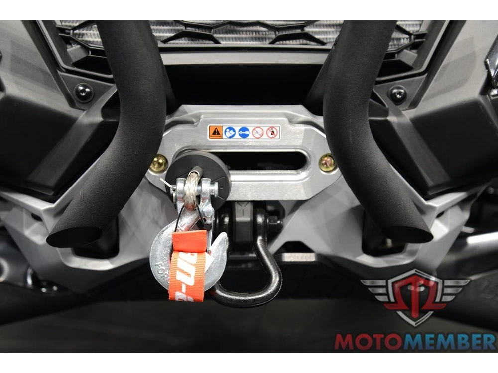 2026 Can-am Maverick R X Rc alt