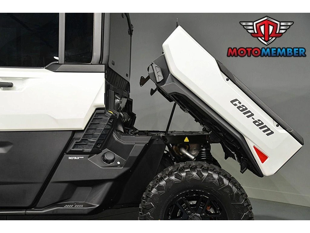 2026 Can-am Defender Max Limited Hd11 Hybrid White alt