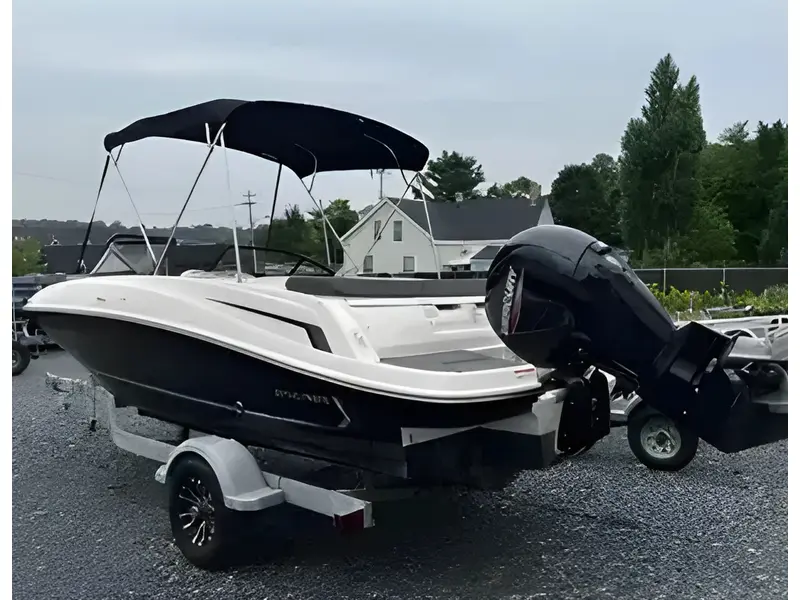 Bayliner VR05 + 150hp EFI 4S Mercury & Trailer 2022