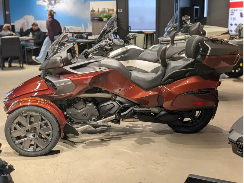 2026 Can-Am Spyder F3 Limited Special Series - Mars Red Metallic