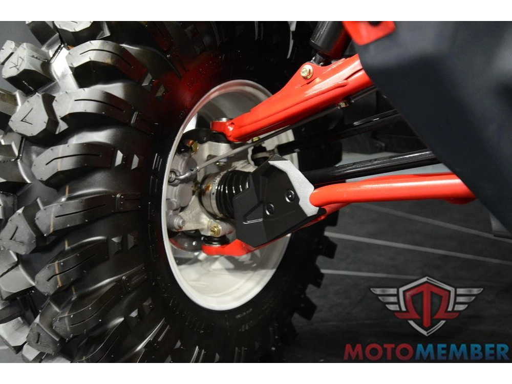 2025 Can-am Defender X Mr With Half-doors Hd10 Hyper Silver & Legion Red alt