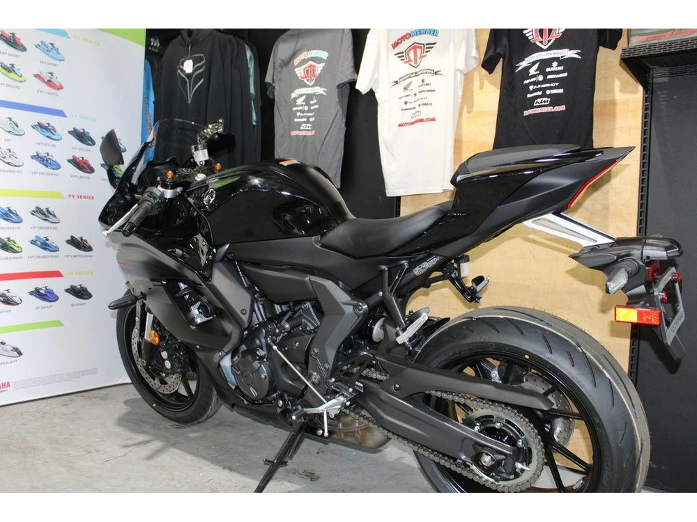 2025 Yamaha Yzf-r7 alt