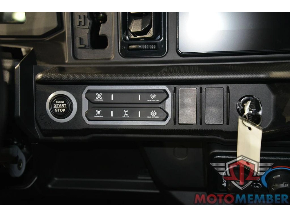 2026 Can-am Defender Max Xt Cab Hd11 With 10.25 In. Infotainment Dark Wildland Camo alt