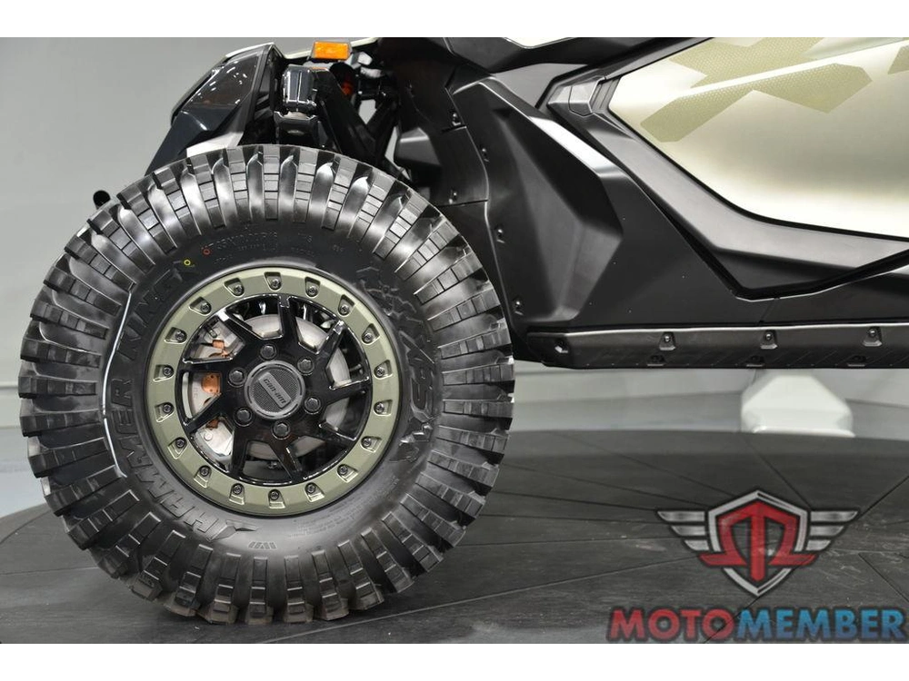 2026 Can-am Maverick R X Rc alt