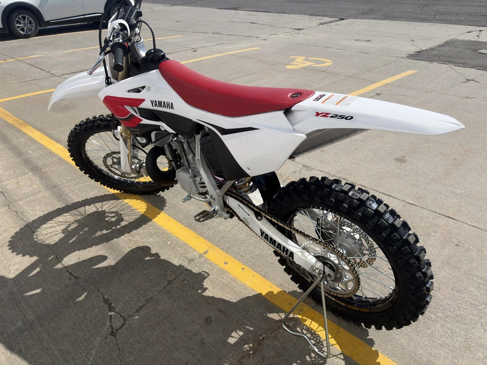 2026 Yamaha Yz250 alt
