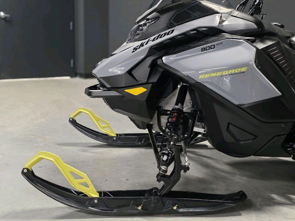 Ski-doo Renegade Adrenaline 900 Ace 2026 alt