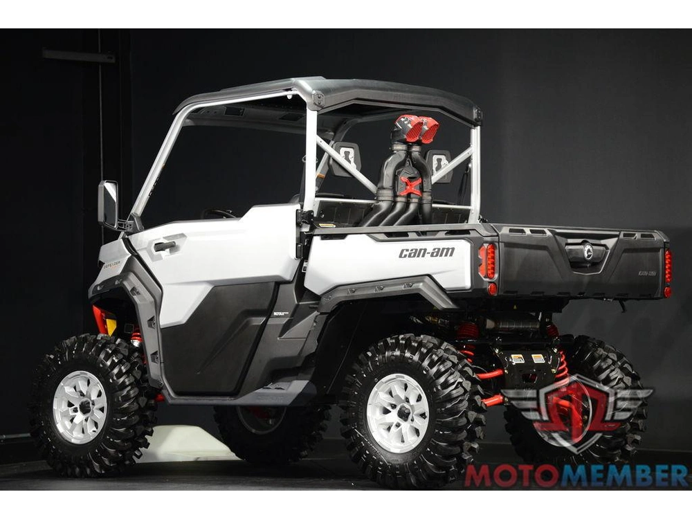 2025 Can-am Defender X Mr With Half-doors Hd10 Hyper Silver & Legion Red alt