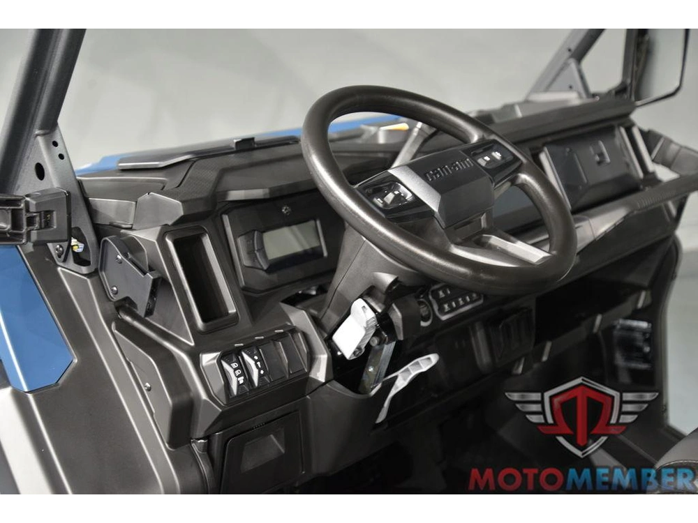 2026 Can-am Defender Max Xt Hd11 With 10.25 In. Infotainment alt