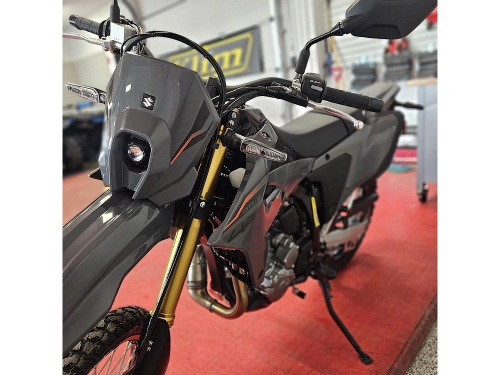 2026 Suzuki Dr-z 4s alt