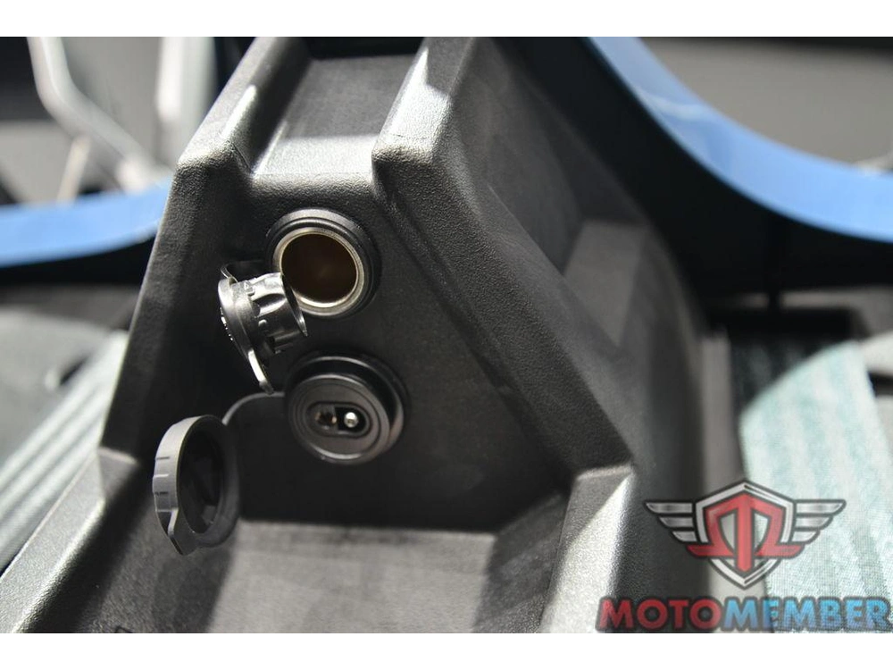 2025 Slingshot Slingshot® Slr Autodrive Royal Red Blue alt