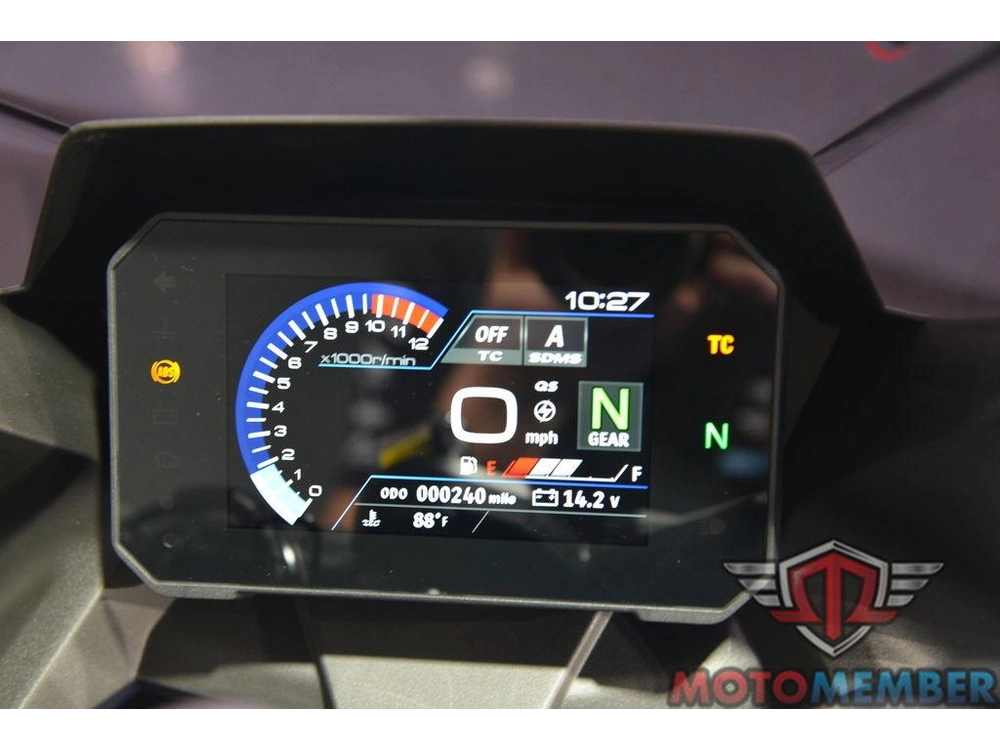 2024 Suzuki Gsx-8r alt