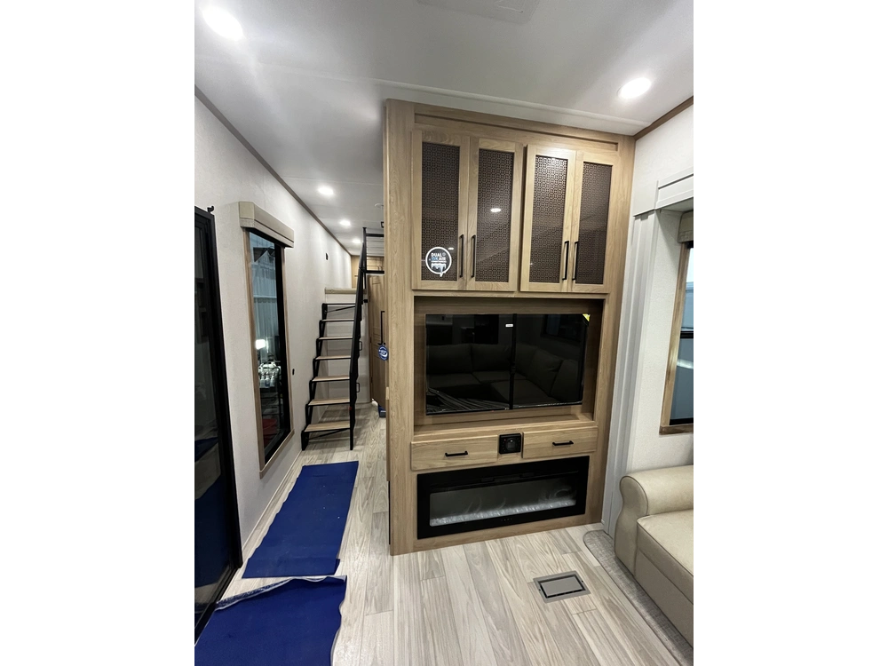 2026 Forest River Sierra 422fkl alt