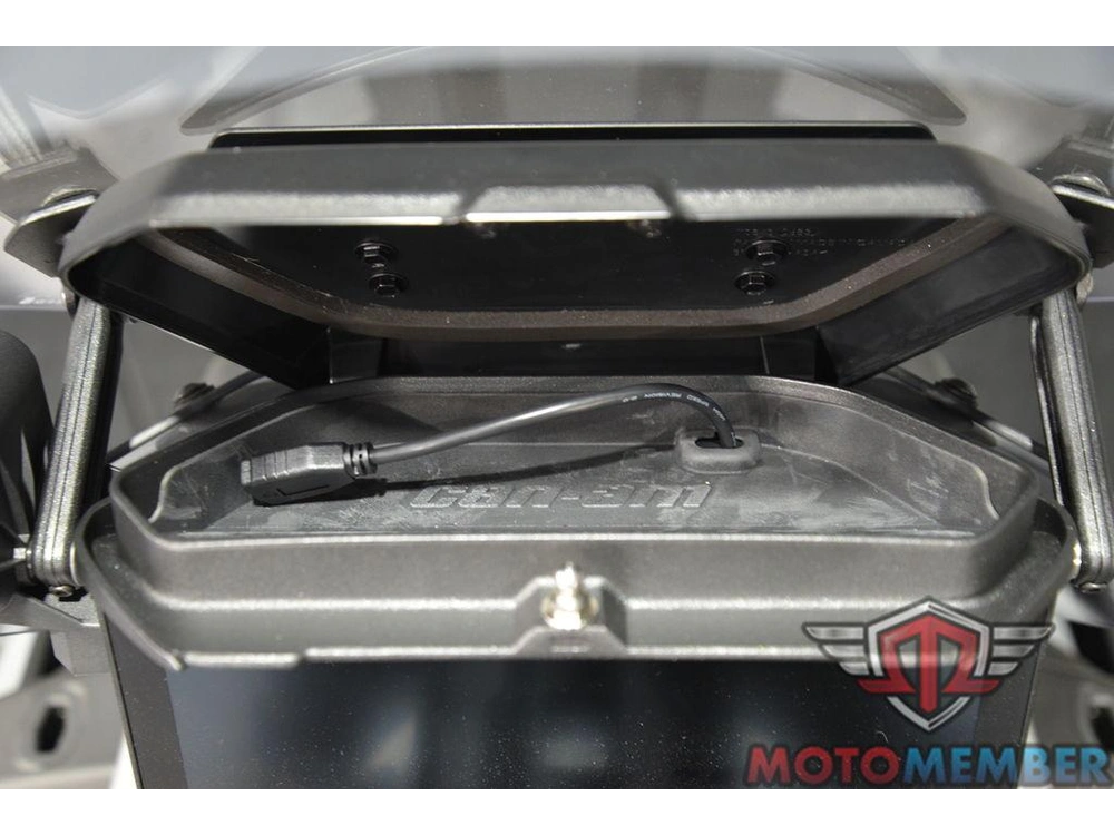 2026 Can-am Canyon alt