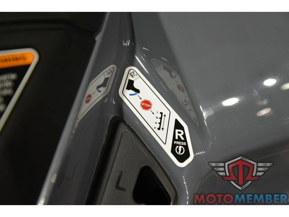 2026 Can-am Outlander Electric Max alt