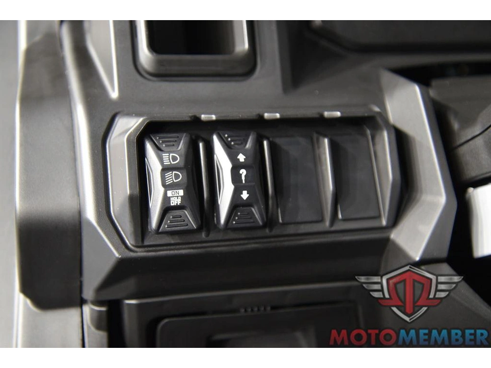 2026 Can-am Defender Max X Mr Hd11 With Half-doors alt