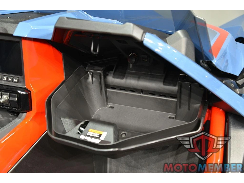 2025 Slingshot Slingshot® R Autodrive Royal Red Crystal alt