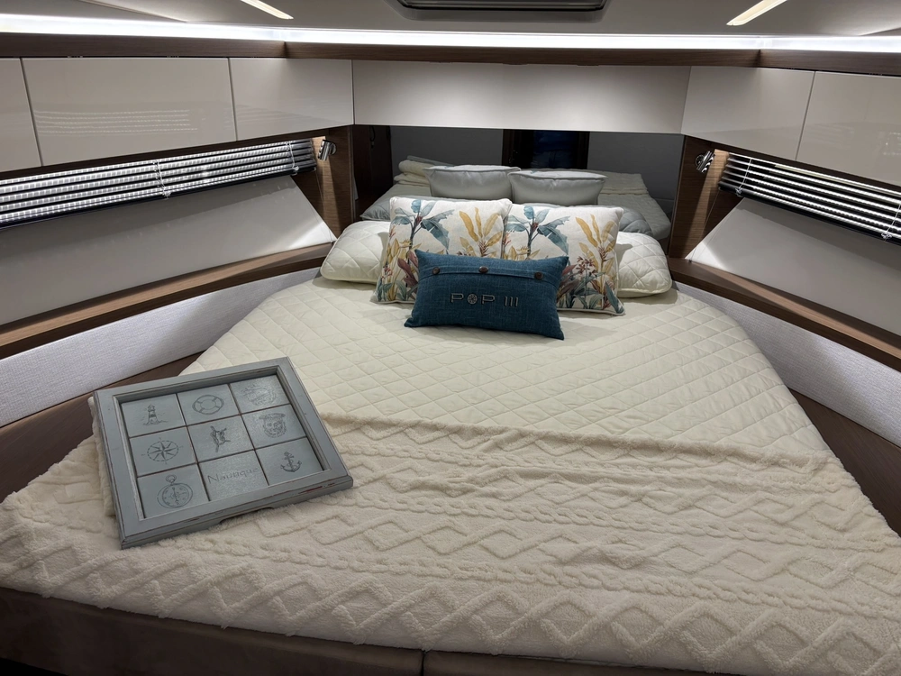 2022 Jeanneau Leader 46 alt