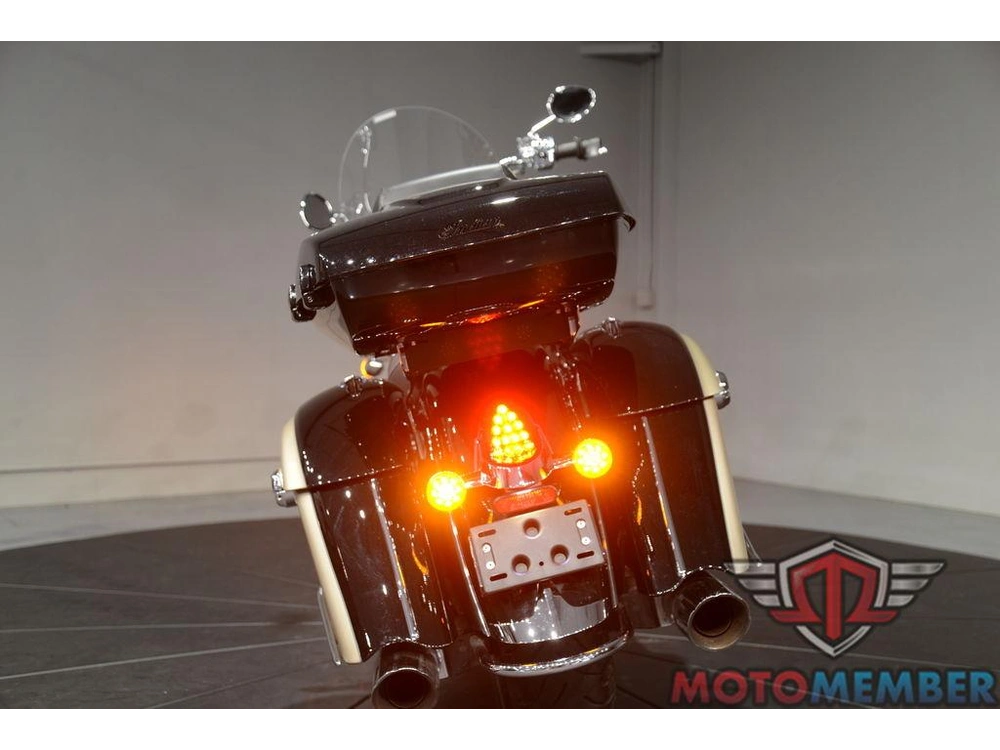 2022 Indian Motorcycle Springfield® Black Metallic/dirt Track Tan alt