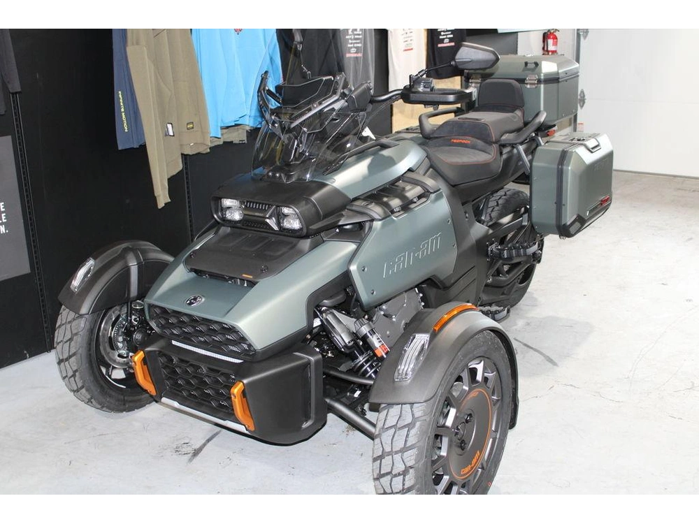 2026 Can-am Canyon Redrock alt