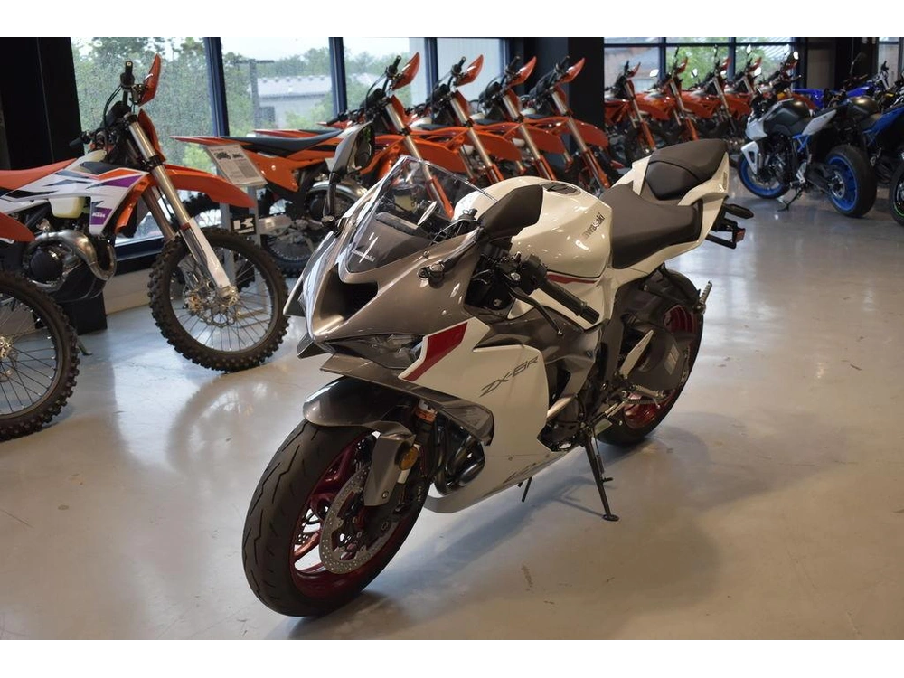 2025 Kawasaki Ninja® Zx™-6r alt