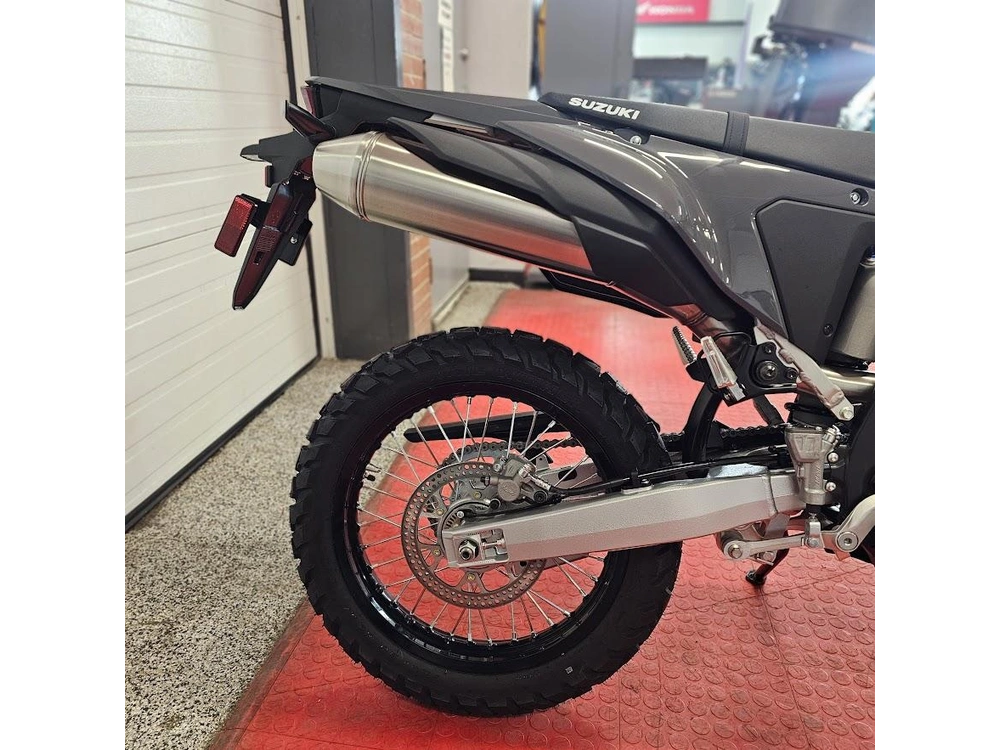 2026 Suzuki Dr-z 4sm alt