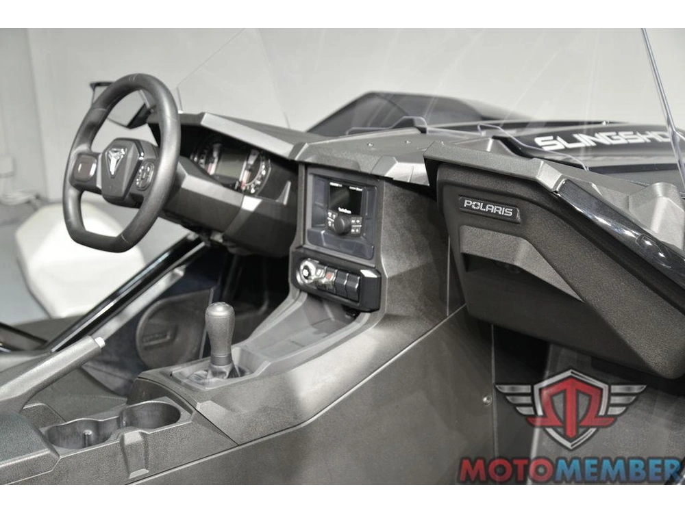 2024 Slingshot Slingshot® S W/ Technology Package I Jet Black alt