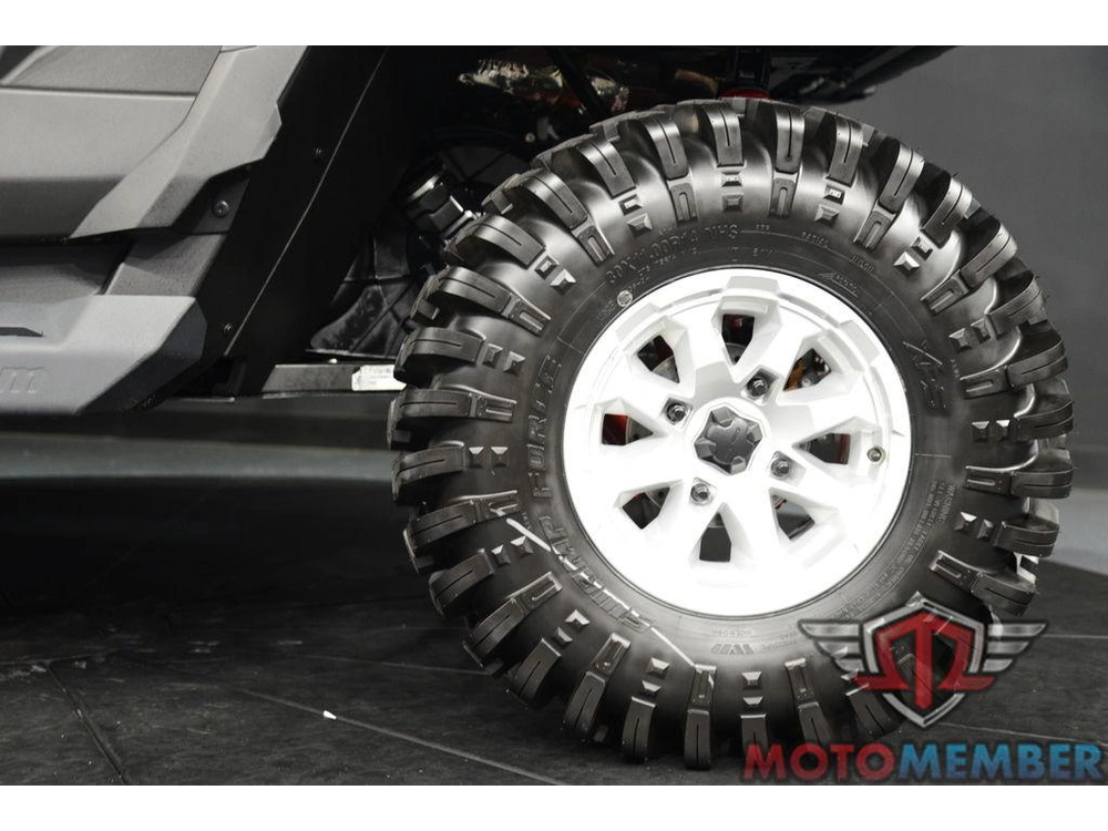 2025 Can-am Defender X Mr With Half-doors Hd10 Hyper Silver & Legion Red alt