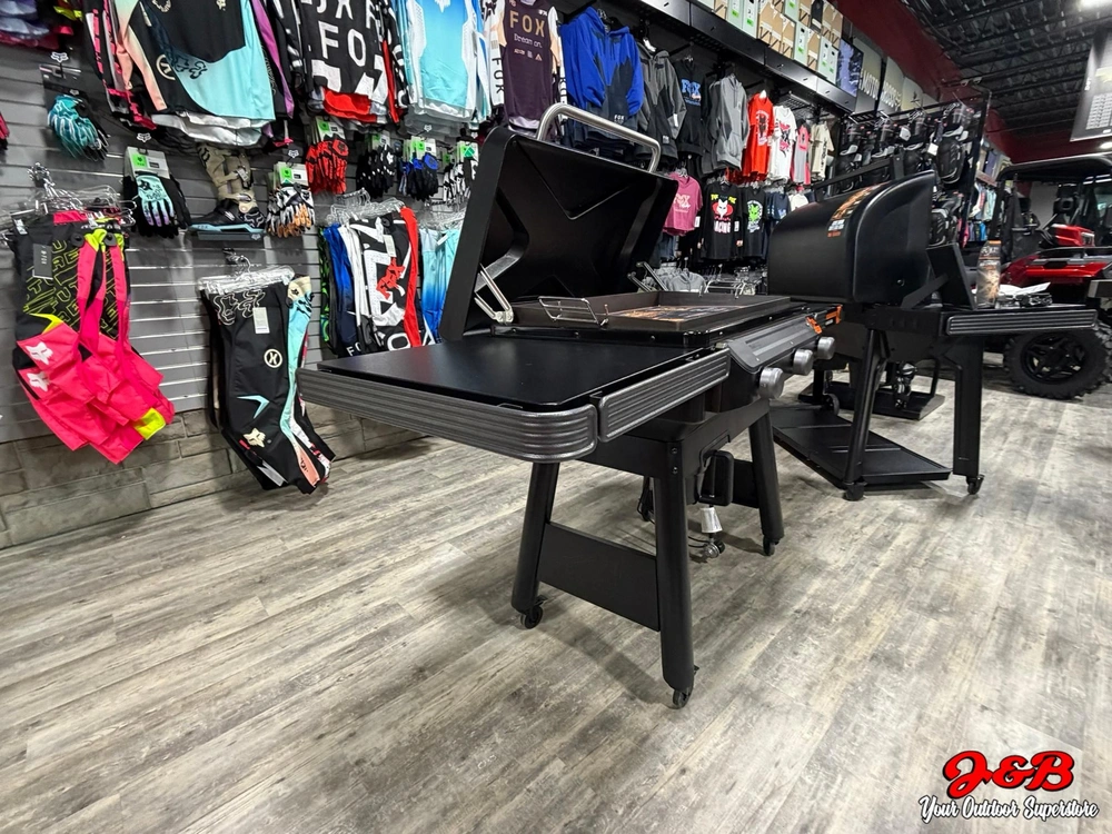 2025 Traeger Flatrock alt