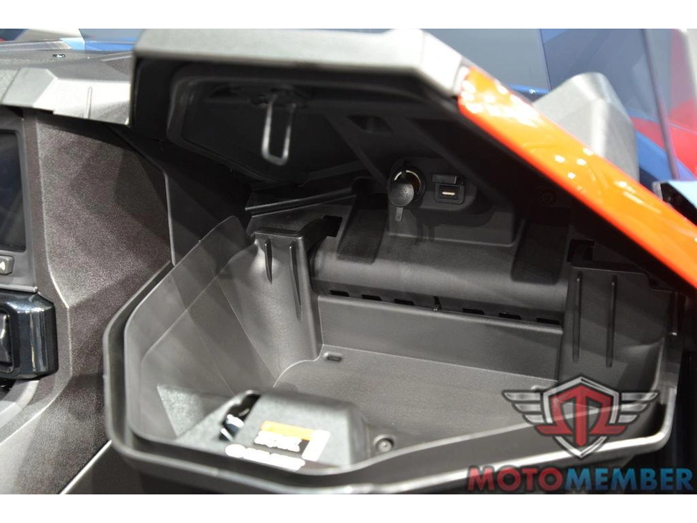 2025 Slingshot Slingshot® Slr Autodrive Royal Red Blue alt