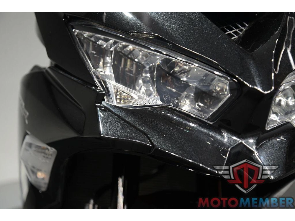 2025 Kawasaki Ninja® Zx™-4r Abs alt