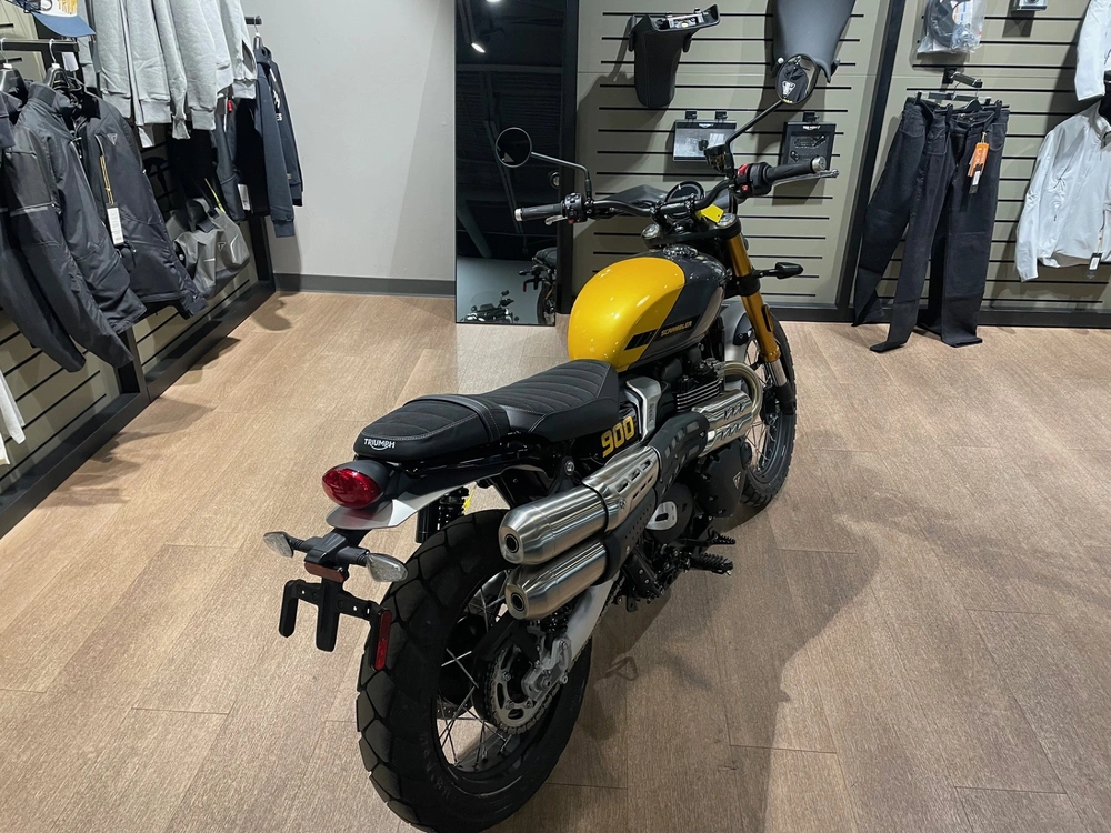 2026 Triumph Scrambler 900 - Mineral Gray / Cosmic Yellow alt