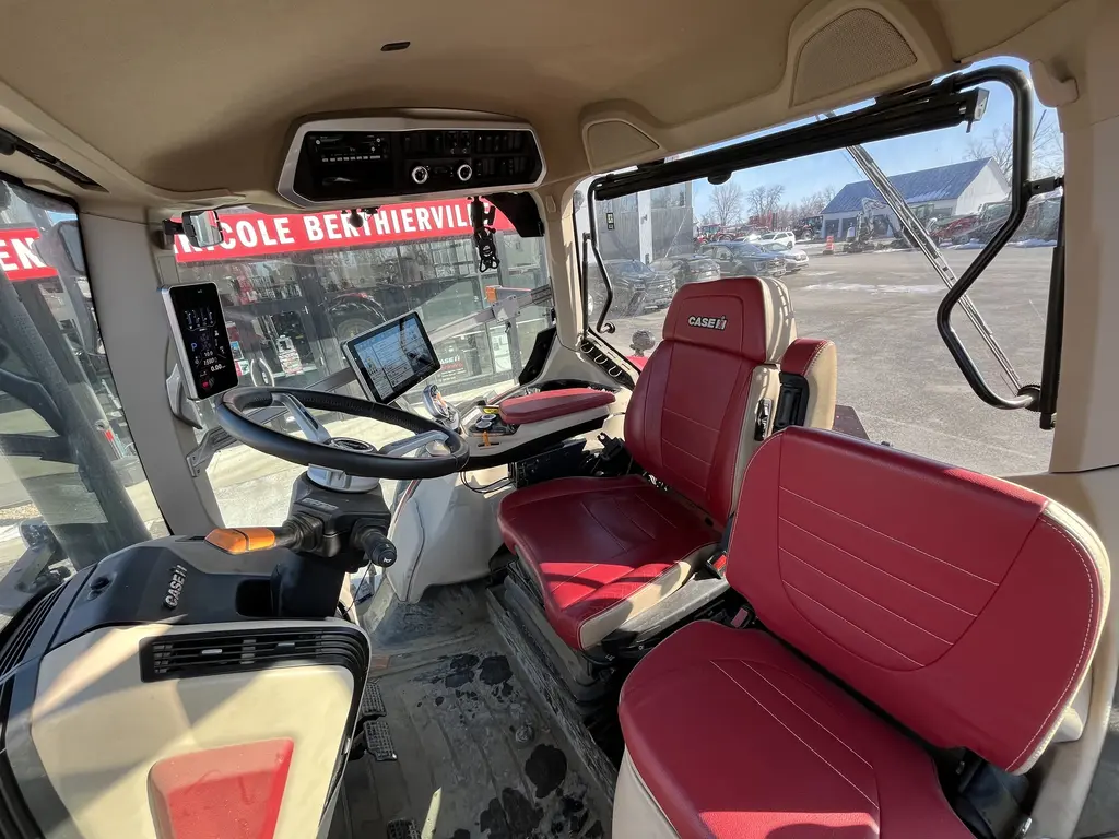 2024 Case IH Optum 300 CVX