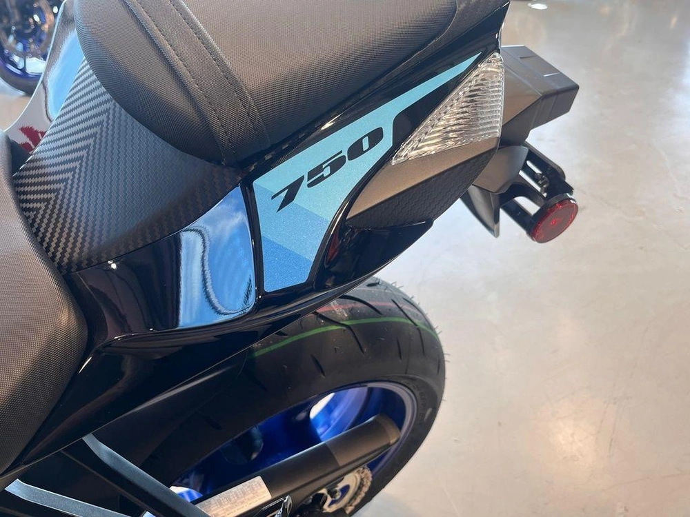 2026 Suzuki Gsx-r750 alt