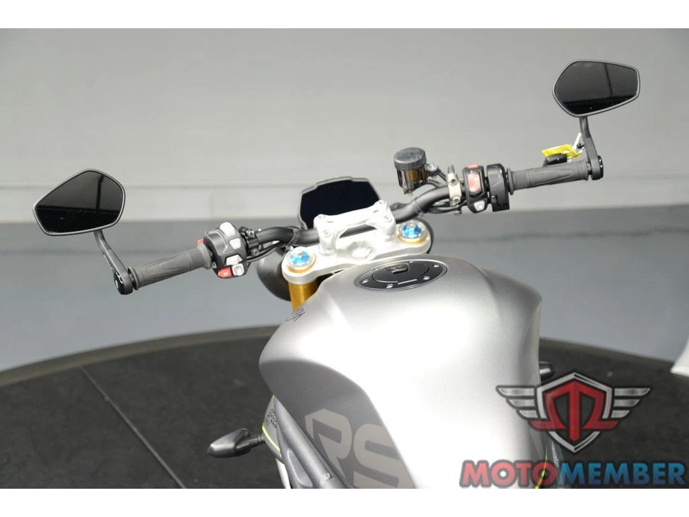 2022 Triumph Speed Triple 1200 Rs Matte Silver Ice alt